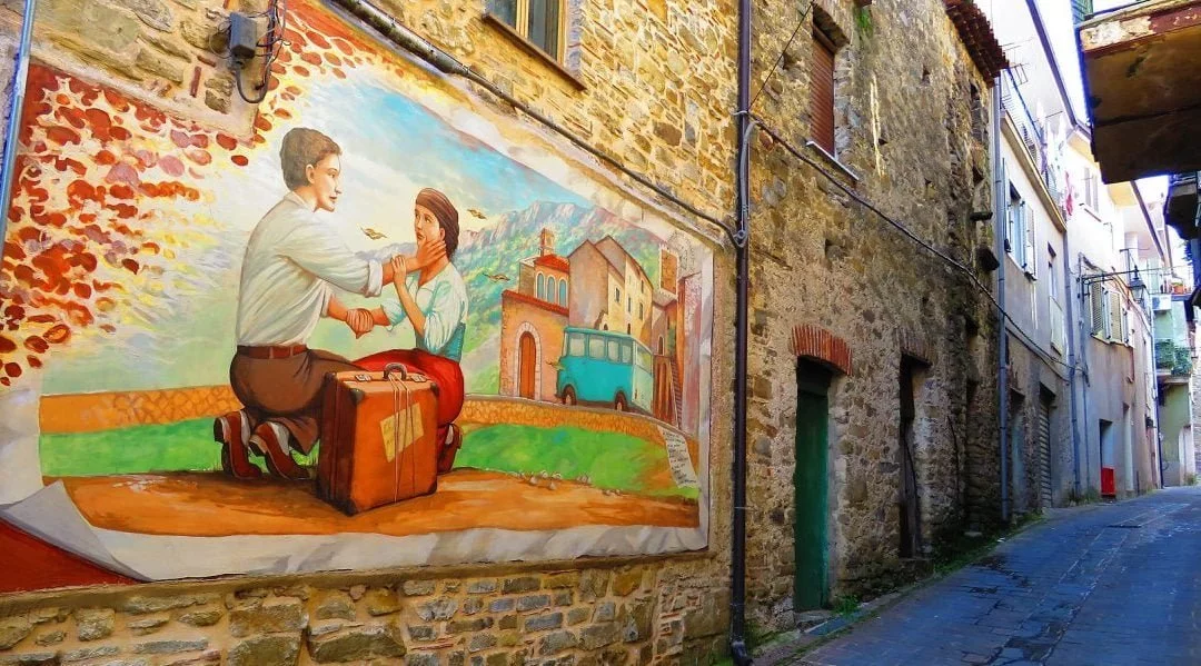 IL PAESE DEI MURALES